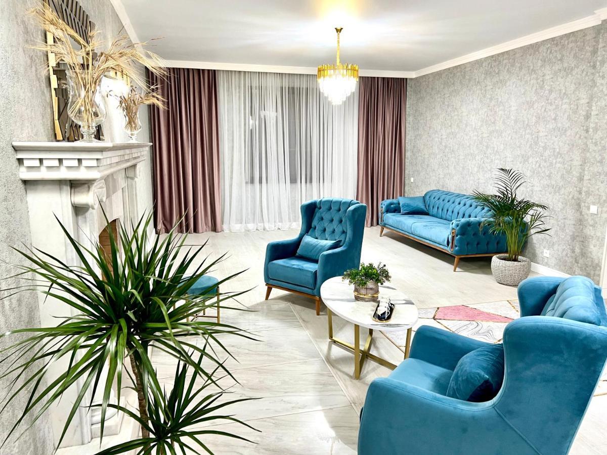 Hotel In Sukhum Sukhumi Bagian luar foto