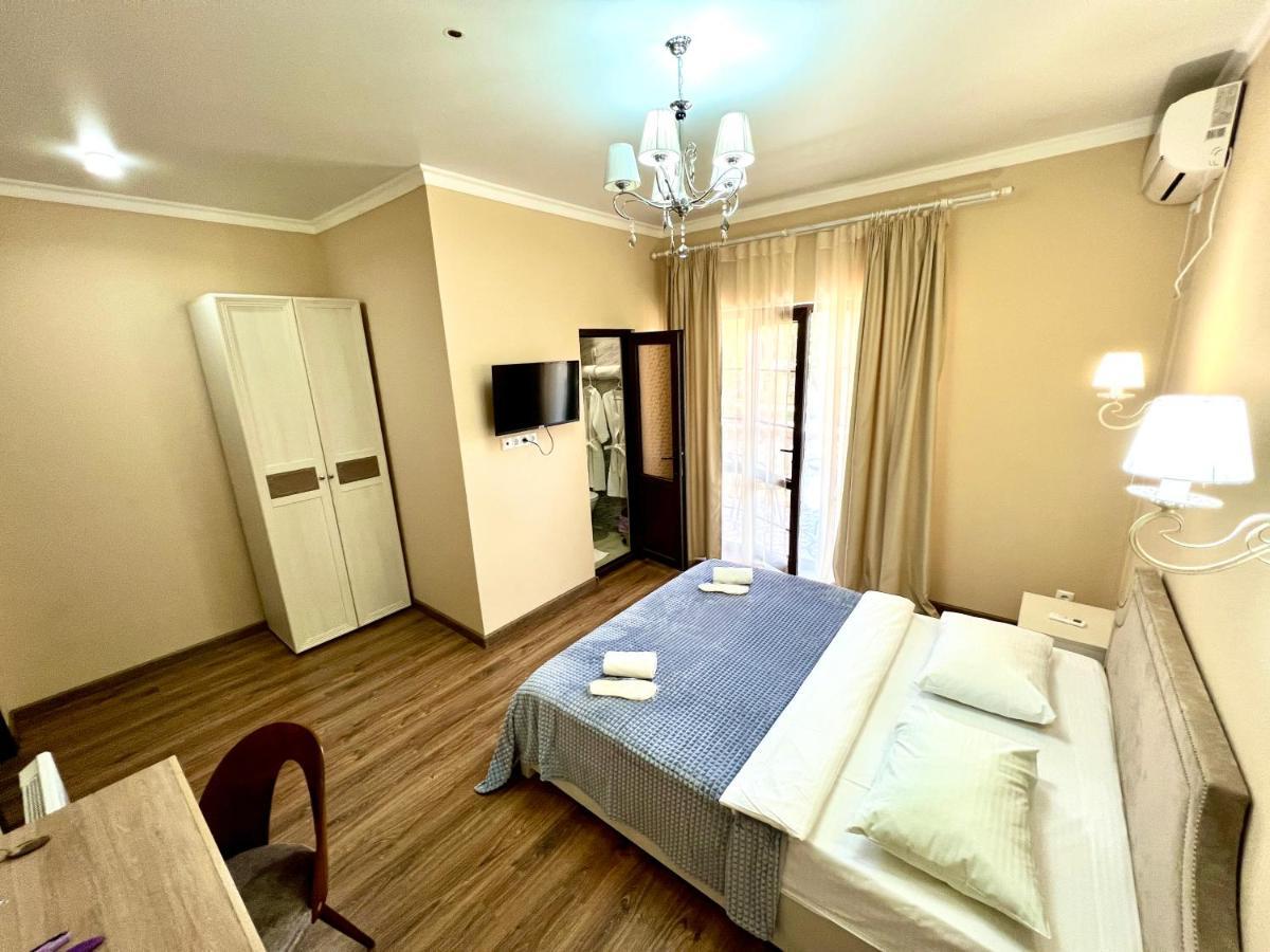 Hotel In Sukhum Sukhumi Bagian luar foto