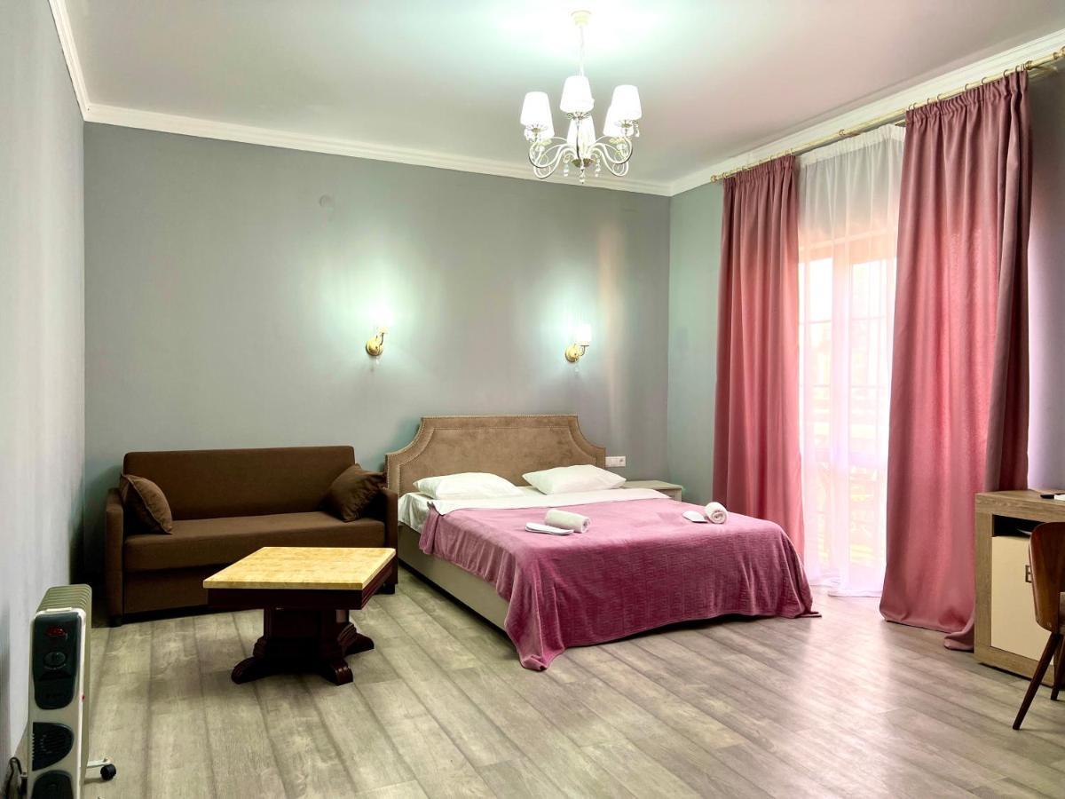 Hotel In Sukhum Sukhumi Bagian luar foto